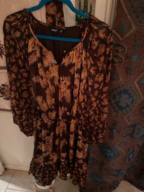 Women’s Simply Vera Vera Wang  and Amber Floral  Sheer Sleeve Dress New Size 4